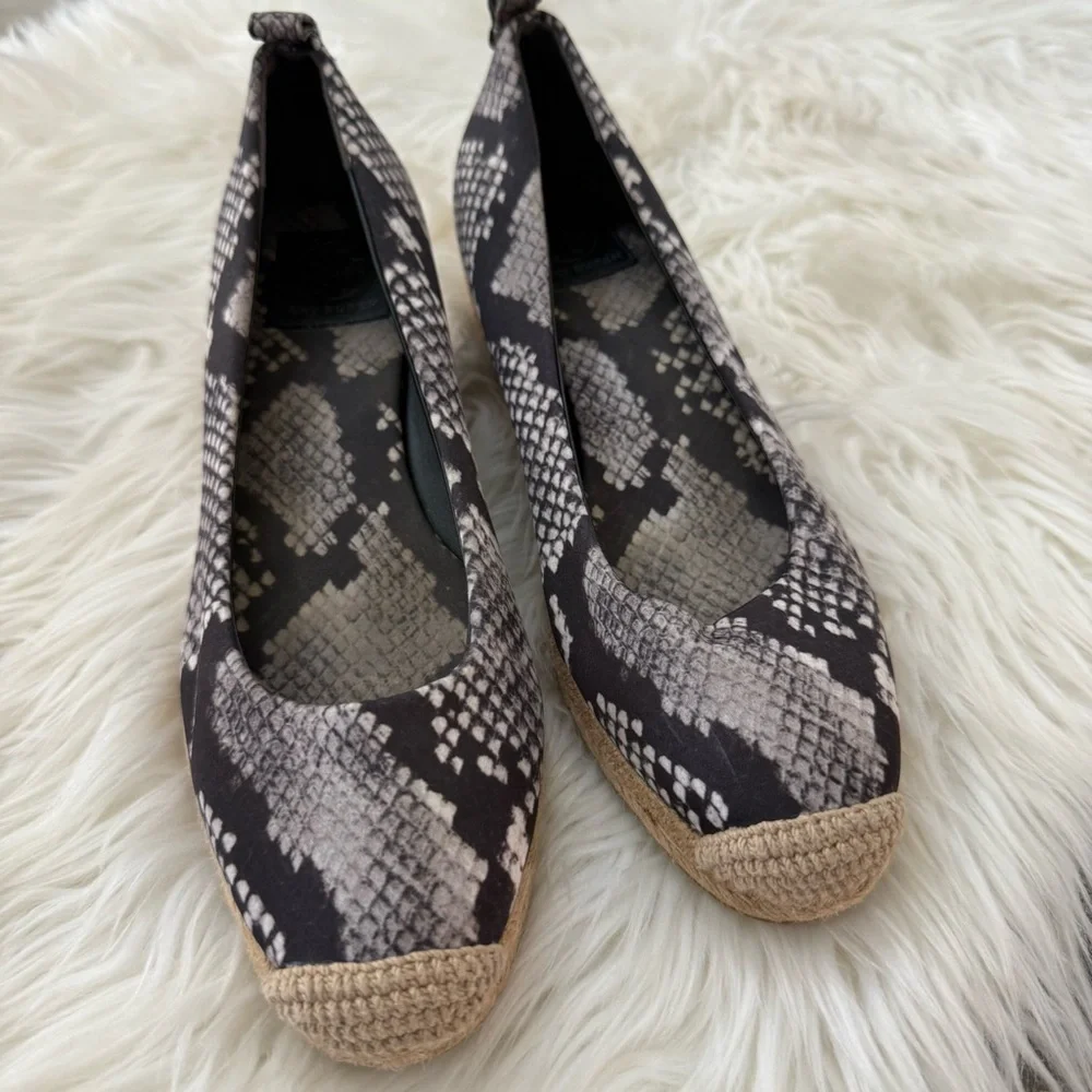 Tory Burch Heather Snake Satin Espadrille Wedges Black Gray Size 7